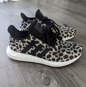 Adidas swift run cheetah print